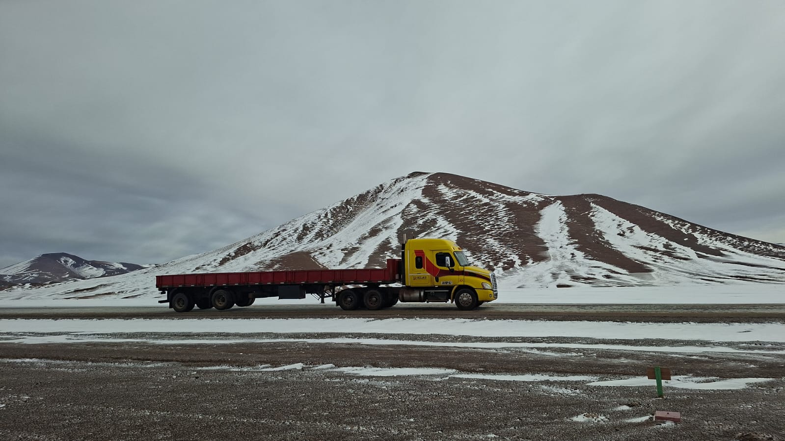 Flota Rojas Transportes en ruta